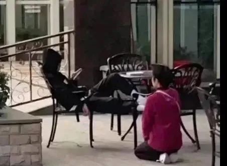 “年薪百萬招小學老師”刷爆朋友圈：孩子，你還以為學歷不重要嗎